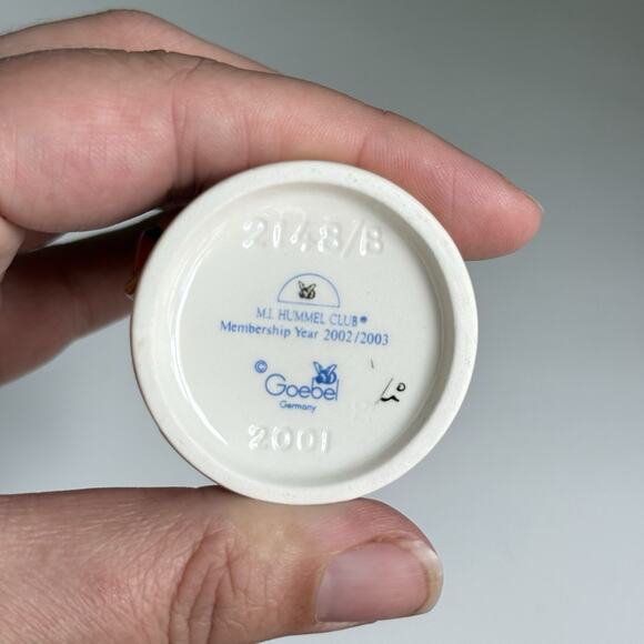 Goebel Hummel Figurine First‎ Mate #2148/B Excellent Condition Boy With Oat T45 - Picture 8 of 8